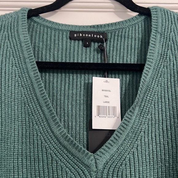 Thick V-neck scoop  sweater - Picture 4 of 6